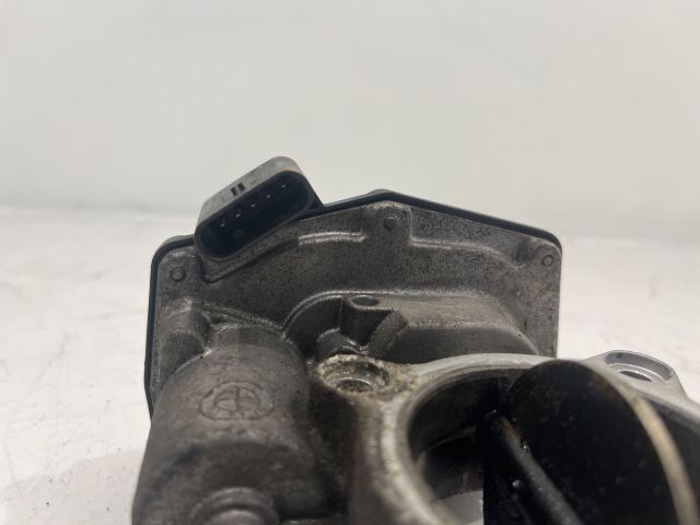 bontott BMW 5 F11 Fojtószelep (Elektromos)