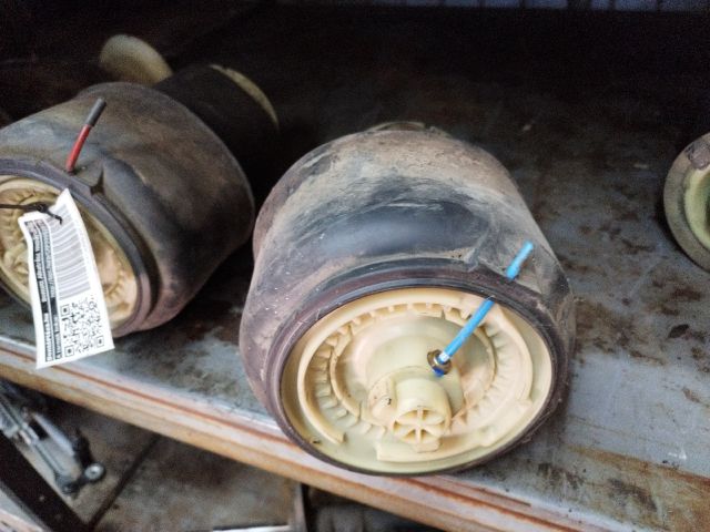 bontott BMW 5 F11 Hátsó Rugó