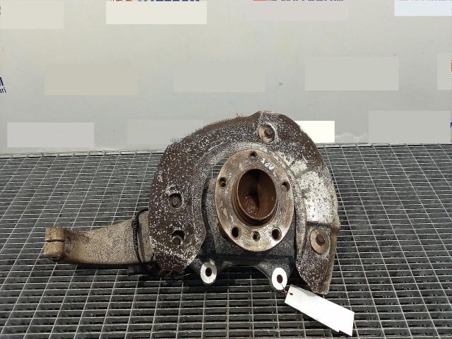 bontott BMW 5 F11 Jobb első Csonkállvány