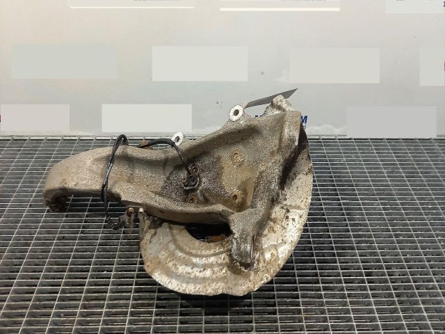 bontott BMW 5 F11 Jobb első Csonkállvány