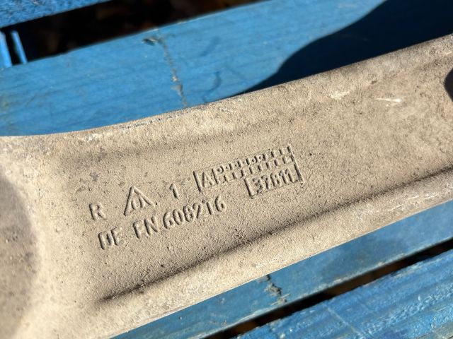 bontott BMW 5 F11 Jobb első Lengőkar