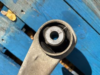 bontott BMW 5 F11 Jobb első Lengőkar