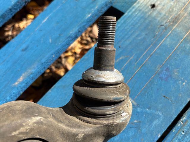 bontott BMW 5 F11 Jobb első Lengőkar