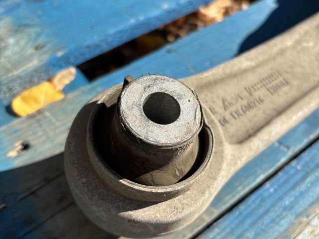 bontott BMW 5 F11 Jobb első Lengőkar