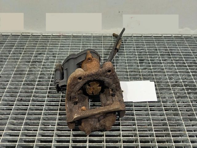 bontott BMW 5 F11 Jobb hátsó Féknyereg Munkahengerrel