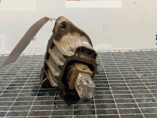 bontott BMW 5 F11 Motor Tartó Bak (Pozíciófüggetlen)