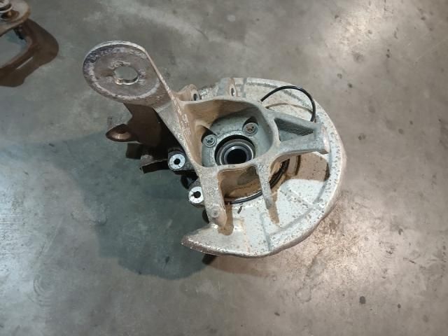 bontott BMW 5 F11 Bal hátsó Csonkállvány