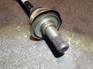 bontott BMW 5 F11 Bal hátsó Féltengely