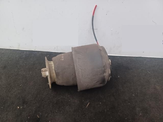 bontott BMW 5 F11 Bal hátsó Rugó