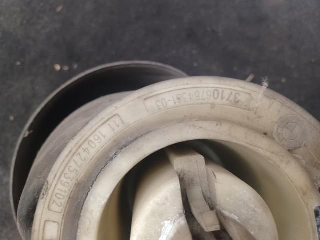 bontott BMW 5 F11 Bal hátsó Rugó