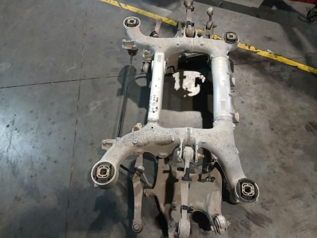 bontott BMW 5 F11 Hátsó Bölcső