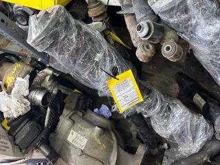 bontott BMW 5 F11 Jobb első Gólyaláb (Lengécsillapító, Rugó)