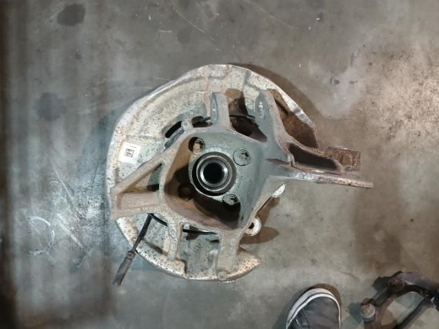 bontott BMW 5 F11 Jobb hátsó Csonkállvány