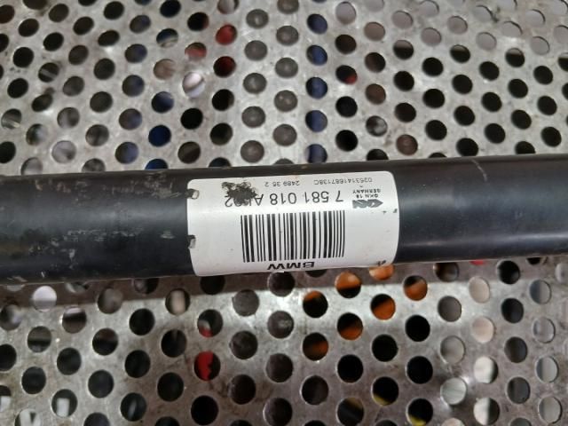 bontott BMW 5 F11 Jobb hátsó Féltengely