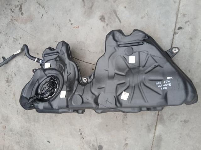 bontott BMW 5 F11 Tank