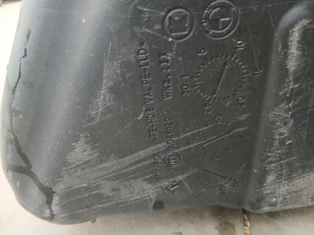 bontott BMW 5 F11 Tank