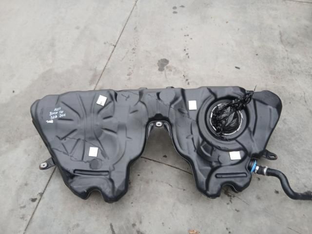 bontott BMW 5 F11 Tank