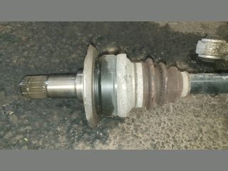 bontott BMW 5 F11 Bal hátsó Féltengely