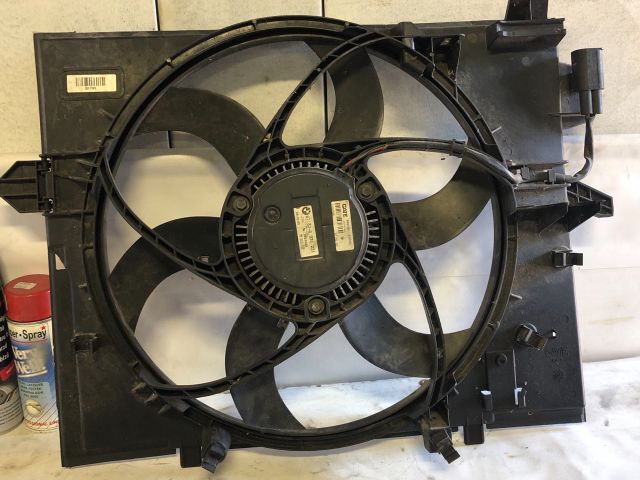 bontott BMW 5 F11 Hűtőventilátor