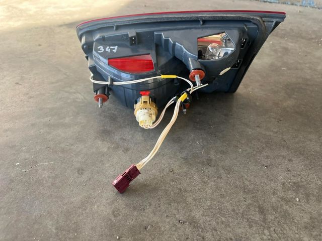 bontott BMW 5 F11 Bal Belső Hátsó Lámpa