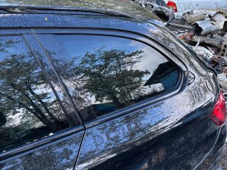 bontott BMW 5 F11 Bal C Oszlop Oldalablak Üveg