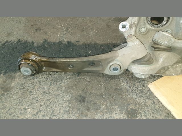 bontott BMW 5 F11 Bal első Alsó Első Lengőkar