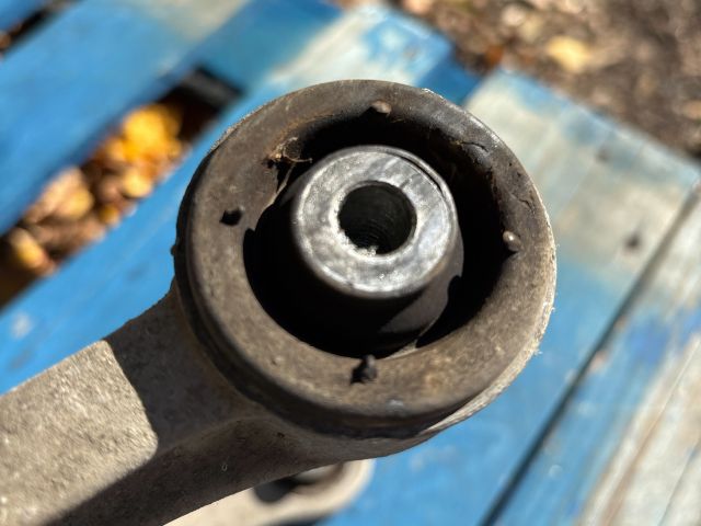 bontott BMW 5 F11 Bal első Felső Lengőkar