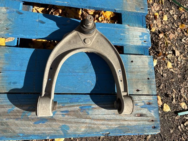 bontott BMW 5 F11 Bal első Felső Lengőkar