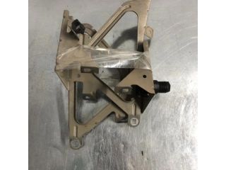 bontott BMW 5 F11 Bal Fényszóró Tartó