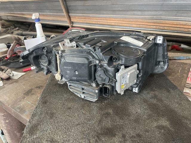 bontott BMW 5 F11 Bal Fényszóró