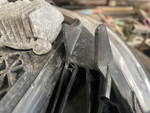 bontott BMW 5 F11 Bal Fényszóró