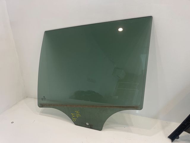 bontott BMW 5 F11 Bal hátsó Ablak