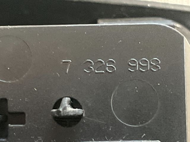 bontott BMW 5 F11 Bal hátsó Ülés Rögzítő