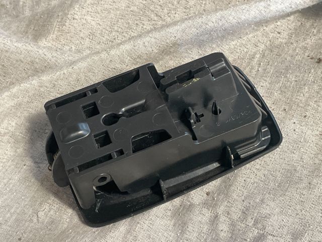 bontott BMW 5 F11 Bal hátsó Ülés Rögzítő