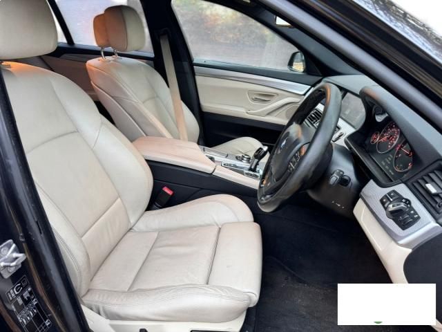 bontott BMW 5 F11 Bal hátsó Vízlehúzó Gumicsík