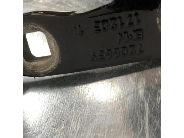 bontott BMW 5 F11 Bal hátsó Zsanér