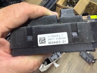 bontott BMW 5 F11 Biztosítéktábla Csomagtér