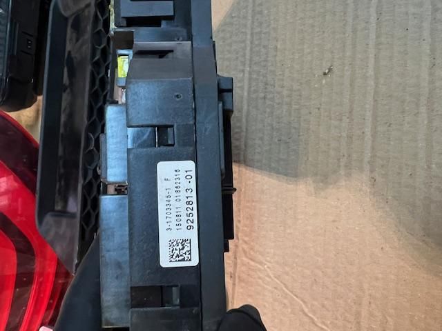 bontott BMW 5 F11 Biztosítéktábla Utastér