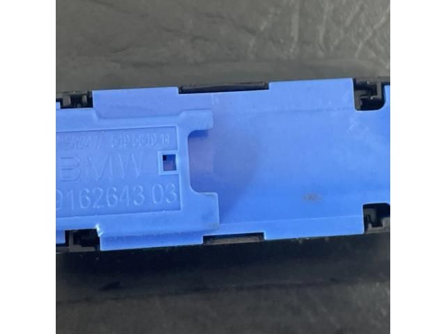 bontott BMW 5 F11 Csomagtér Nyitó Kar / Gomb