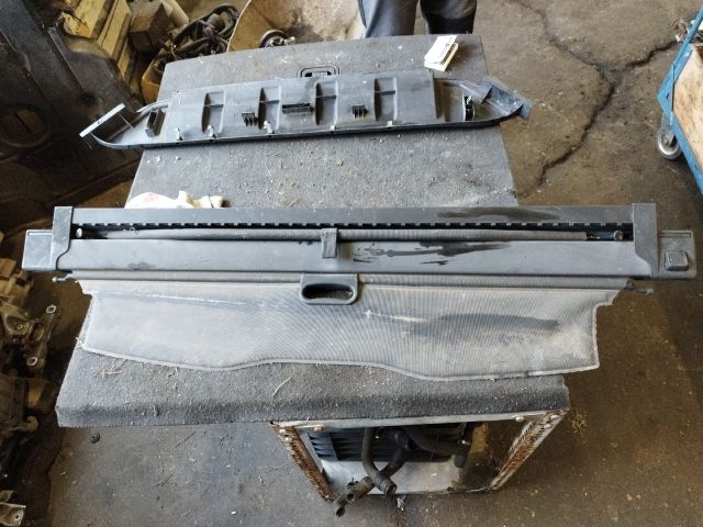 bontott BMW 5 F11 Csomagtér Roló