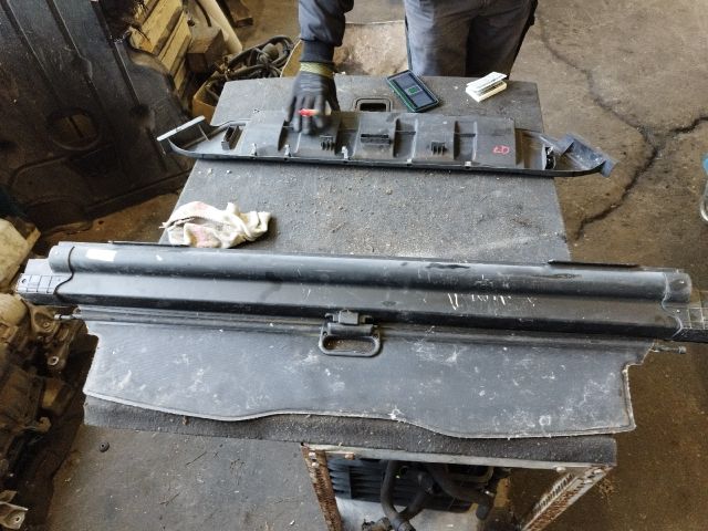 bontott BMW 5 F11 Csomagtér Roló