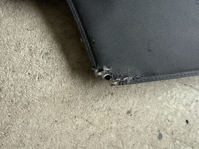 bontott BMW 5 F11 Csomagtér Roló