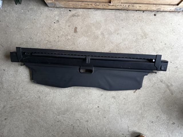 bontott BMW 5 F11 Csomagtér Roló