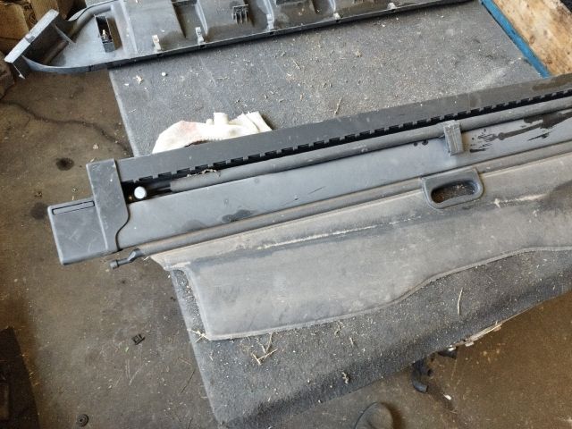 bontott BMW 5 F11 Csomagtér Roló