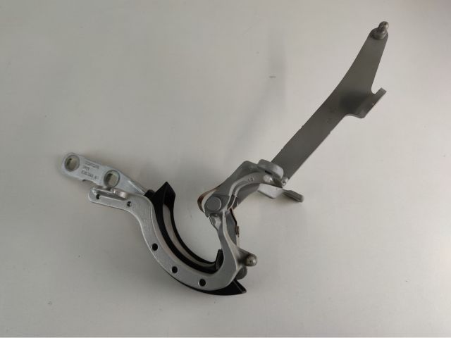 bontott BMW 5 F11 Csomagtérajtó Bal Zsanér