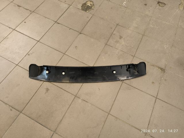 bontott BMW 5 F11 Csomagtérajtó Burkolat Felső