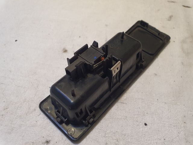 bontott BMW 5 F11 Csomagtérajtó Kilincs