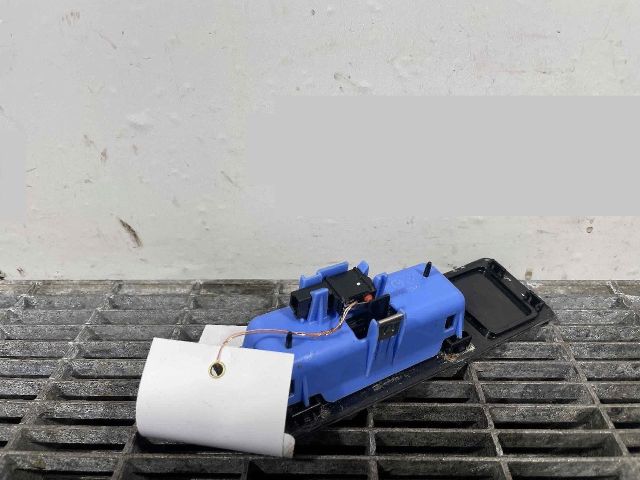 bontott BMW 5 F11 Csomagtérajtó Kilincs