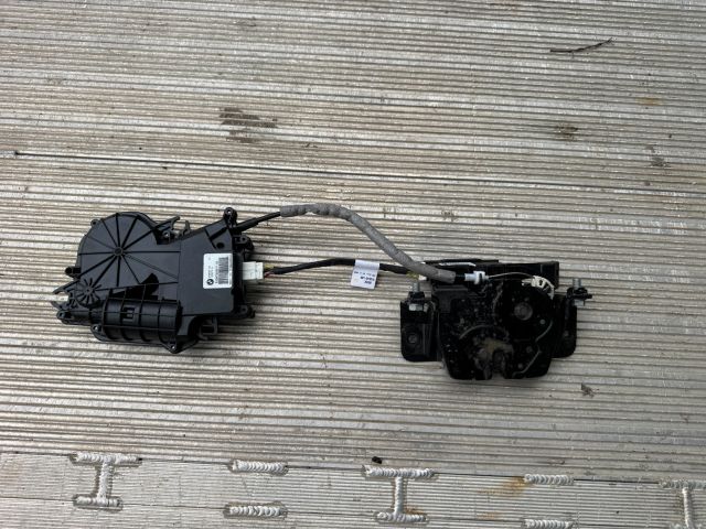 bontott BMW 5 F11 Csomagtérajtó Zárszerkezet