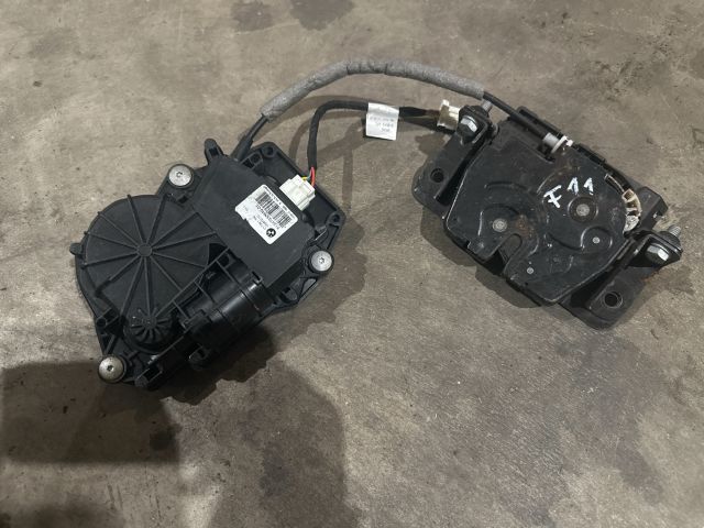 bontott BMW 5 F11 Csomagtérajtó Zárszerkezet